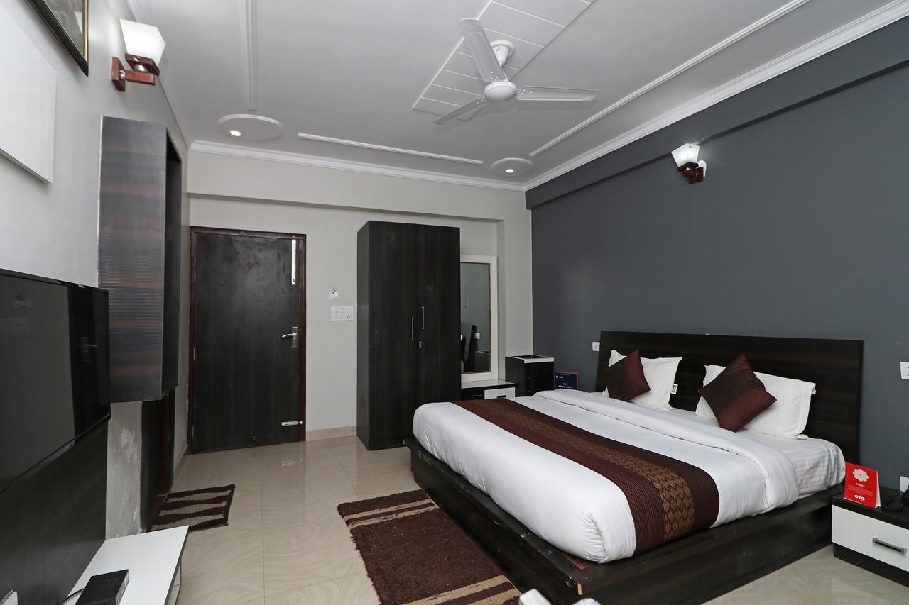 Hotel Oyo 11877 Royal Residency New Tehri Exterior foto